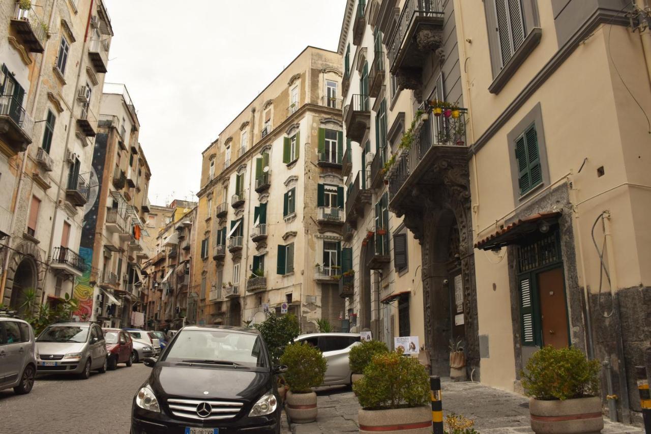 Corno Napoletano Free Parking For Small Cars Only 나폴리 외부 사진